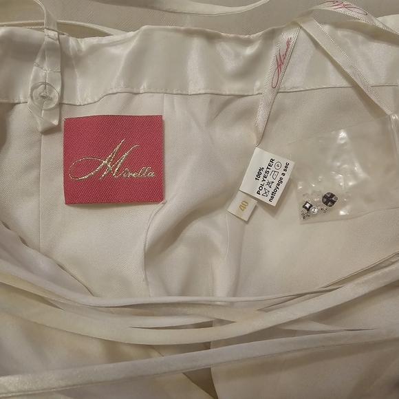 Elegant White Strapless Gown 8/40 - Picture 5 of 6